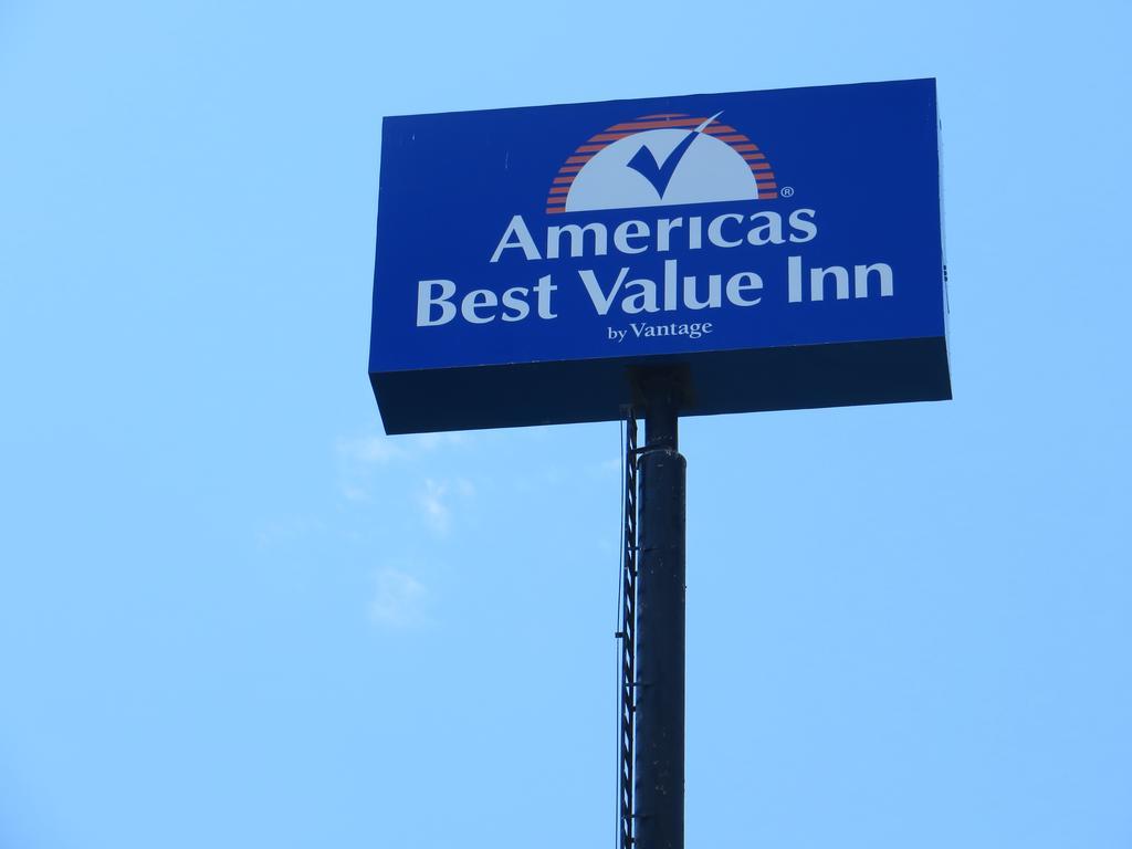 Americas Best Value Inn Ozark Buitenkant foto