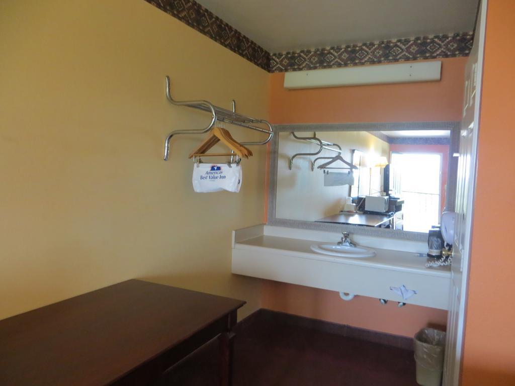 Americas Best Value Inn Ozark Buitenkant foto