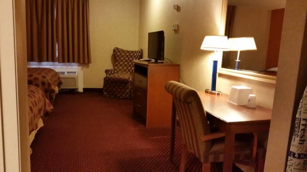 Americas Best Value Inn Ozark Buitenkant foto